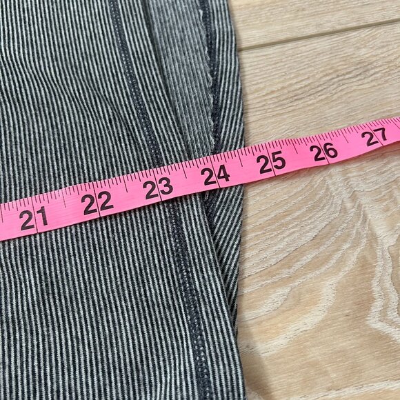 🪷Tahari V-Neck Batwing 3/4 Sleeve Tee - Size M black and cream🪷 - Picture 7 of 12